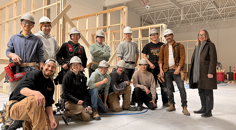 Alum help students 